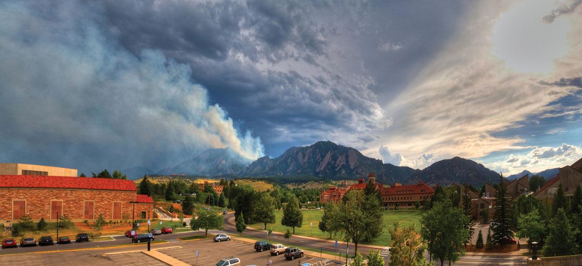 wildfire above University of Colorado Boulder campus