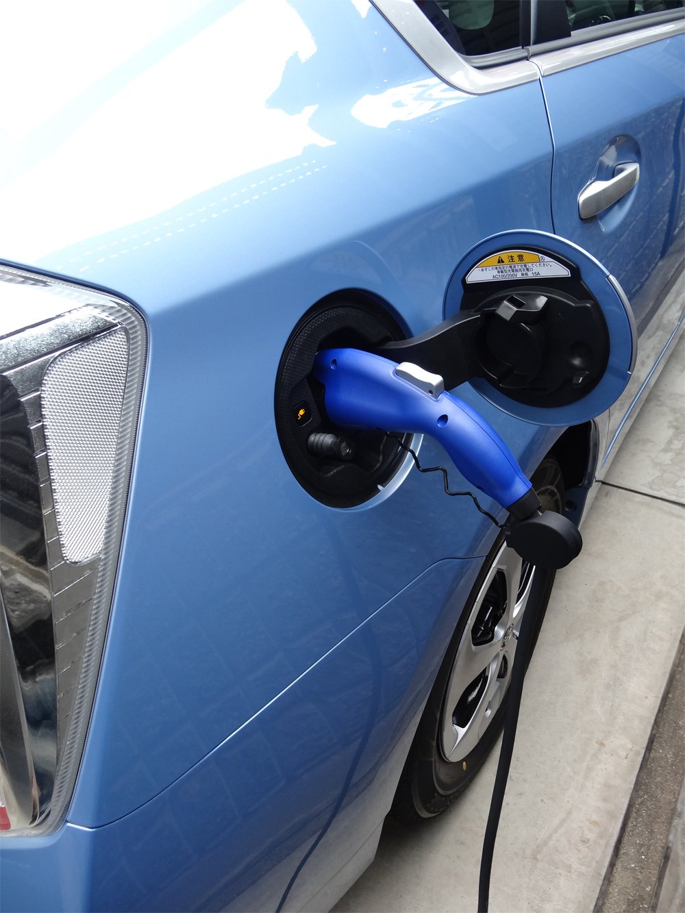 how-do-electric-vehicles-compare-to-conventional-gasoline-powered